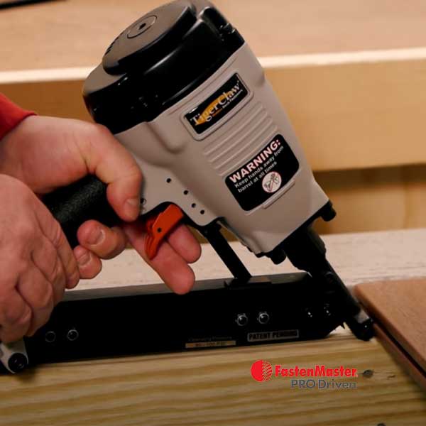 Tiger Claw TC-SG Collated Screws Installation - The Deck Store USA