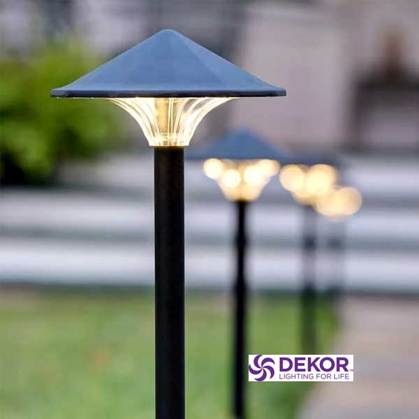 Dekor Empress Pathway Lights Up Close